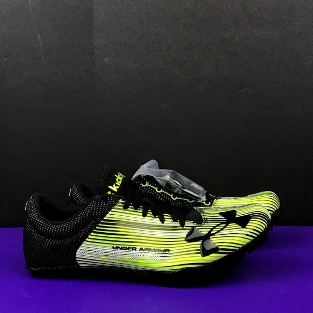 New Under Armour Mens Kick Sprint with spike Sz 11